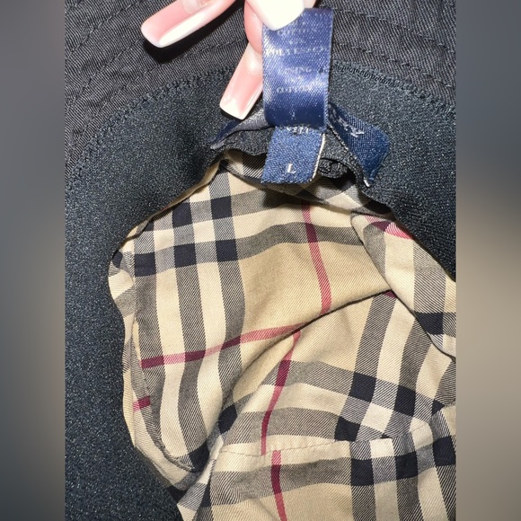 Authentic Burryberry bucket hat - Picture 2 of 3
